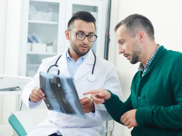 When Should You Visit the Best Orthopedic Doctor in Ghaziabad?