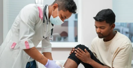 Common Mistakes to Avoid After Knee Arthroscopy in Raj Nagar Extension